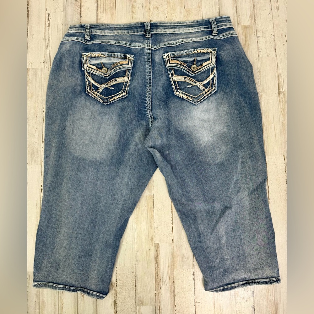 Cato Premium Capri Jeans Women's 24W 44x21 Blue Straight Leg Mid Rise